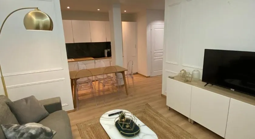 Lovely Spacious Large Patio Heart of Monaco - Image 1