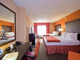 Country Inn & Suites by Radisson, Tyler University Area - Image 1