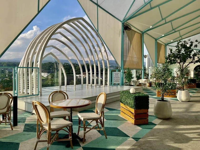 Hemangini Hotel Bandung - Image 1