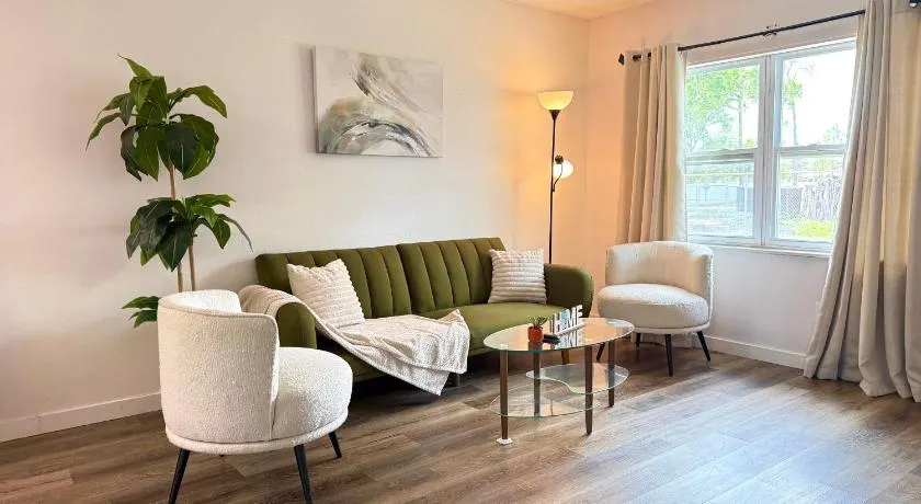 Pinellas Apartment near beach and shopping plazas - Image 1