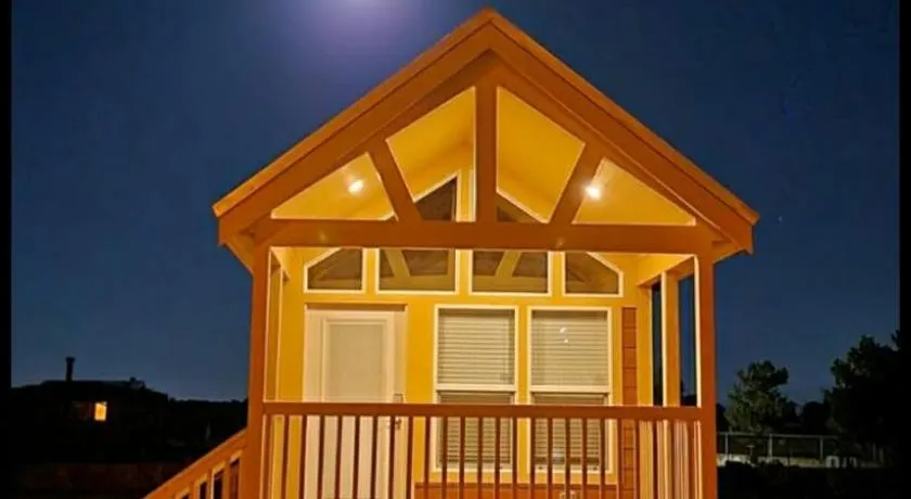 073 Tiny Home nr Grand Canyon South Rim Sleeps 8 - Image 1