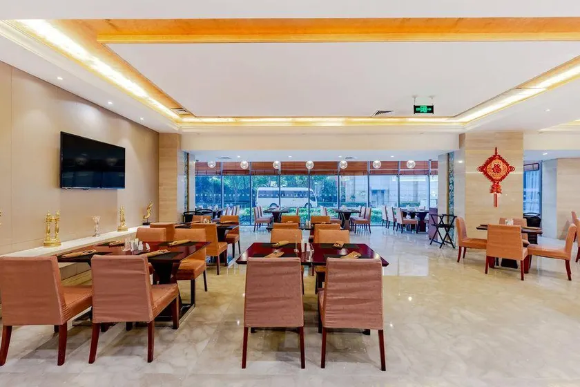 Lexes Global Hotel - Image 1