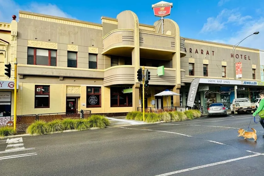 Ararat Hotel - Image 1