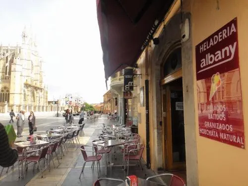 Hostal Albany - Image 1