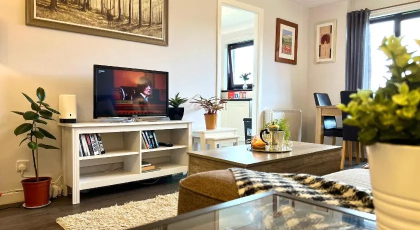 Cityview Retreat - 2-Bed Apartment - Free Parking - Image 1