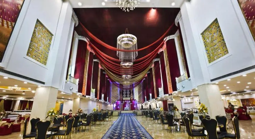 Hotel Banana Tree & Banquets 5 Min From Anand Vihar Bus Terminal and Vaishali Metro Station - Image 1