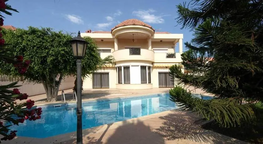 Patatas Villa - Image 1