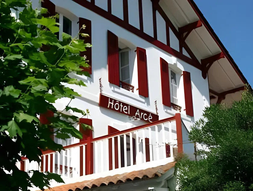 Hôtel Arcé - Piscine , Padel, Cheminée - Image 1