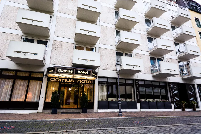 domus Hotel - Image 1