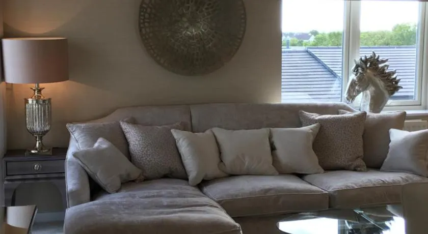 Cardiff luxury apartments - Image 1