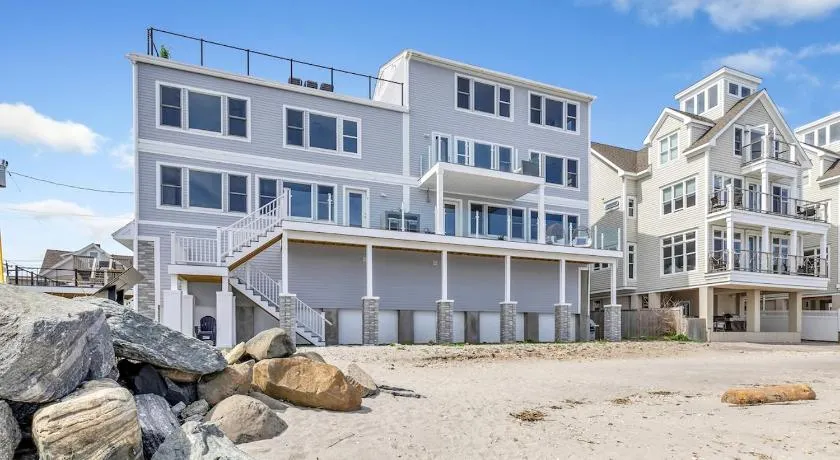 Waterfront Beach Retreat - Image 1