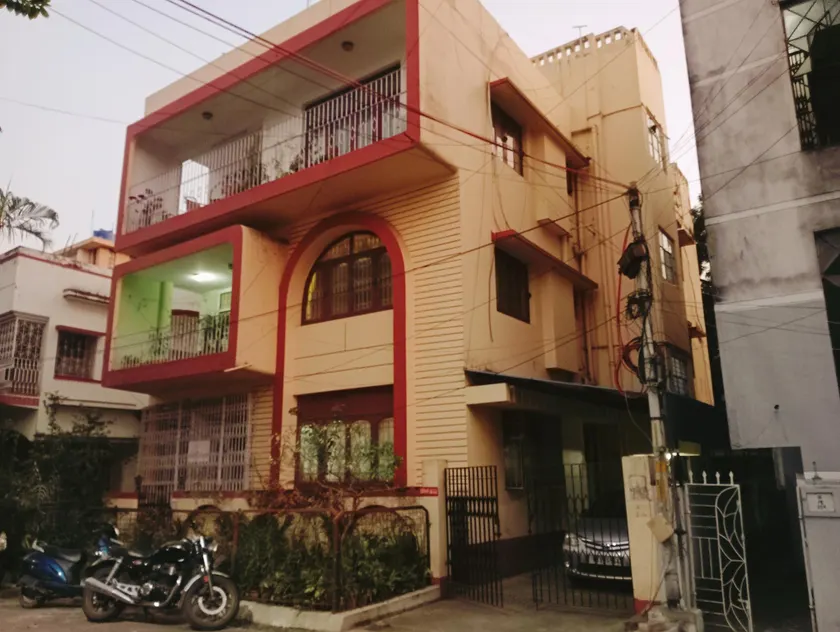 RELAX INN - Image 1