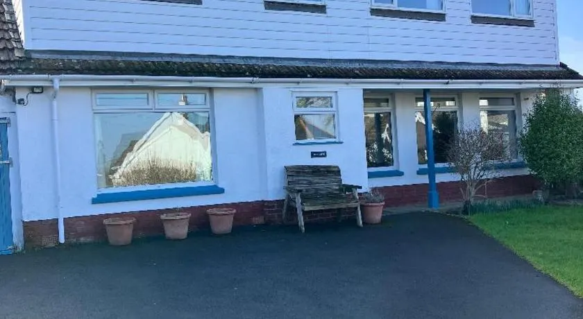 Entire house near beaches, footpaths, dog friendly - Image 1