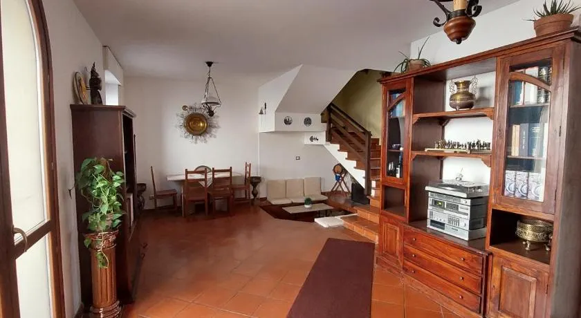 La Casa Blanca - Image 1