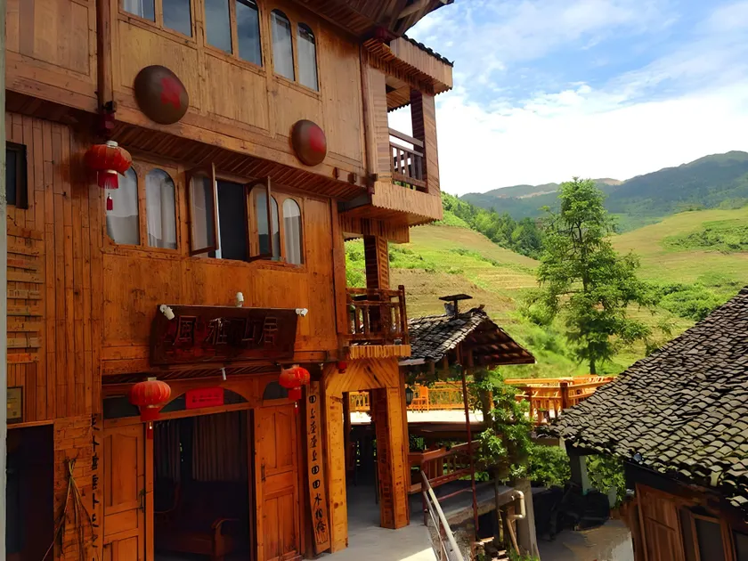 Longsheng Elegant Wind Inn - Image 1