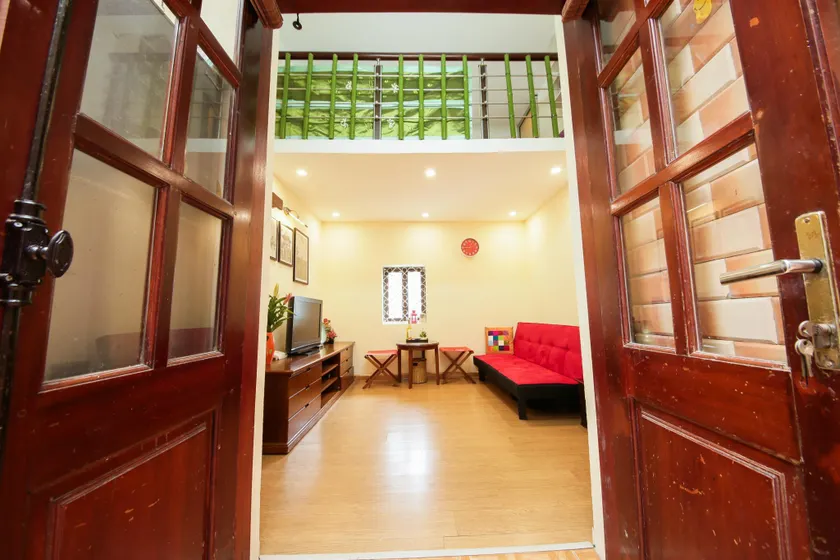 BRIGHT & COZY HOUSE IN OLD QUALTER - Image 1