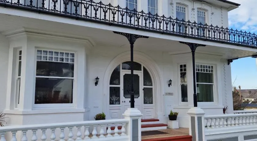 Hazeldene Guest House - Image 1