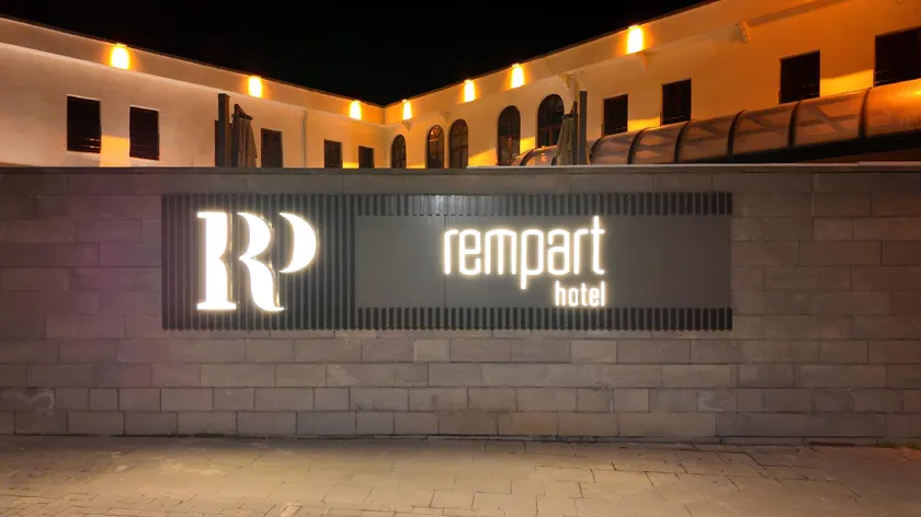 Rempart Hotel - Image 1