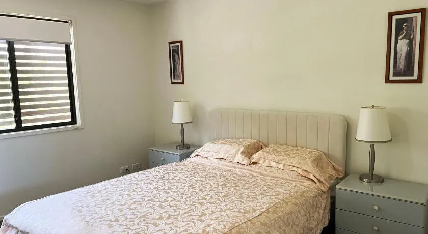 Spacious Family Townhouse near Kingston & Manuka - Image 1