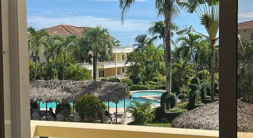 Marvilla - Coastal Condo Poolside & Ocean View - Image 1