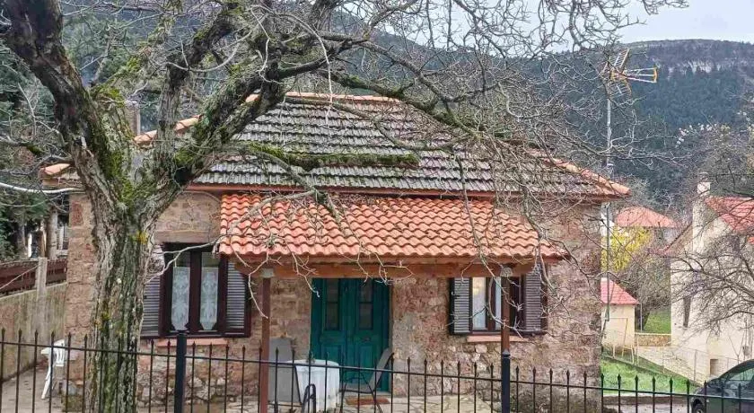 Vrachni Stone House - Image 1