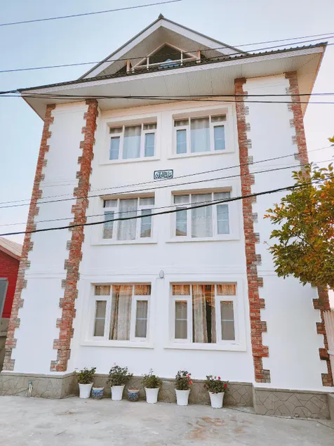 Uptown Abode - Image 1