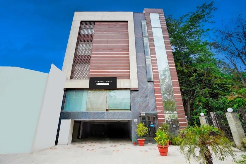 Super Townhouse South Delhi - Image 1