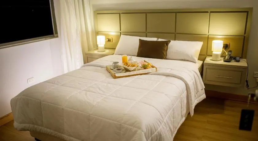 Hotel Convencion - Image 1