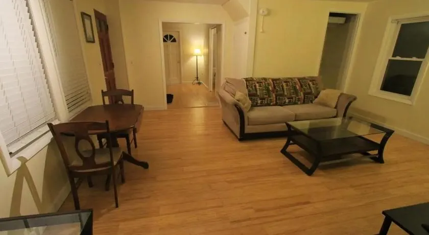 Superp South End Apartment - Image 1