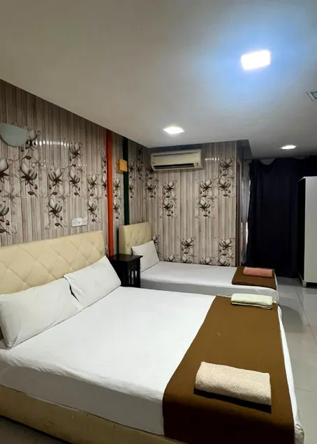 New Rawang Hotel - Image 1