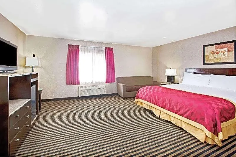 Ramada Inn Marina Del Rey - Image 1