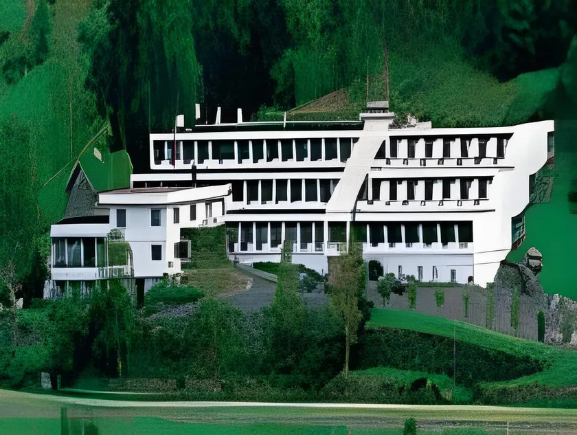 Olden Fjordhotel - Image 1