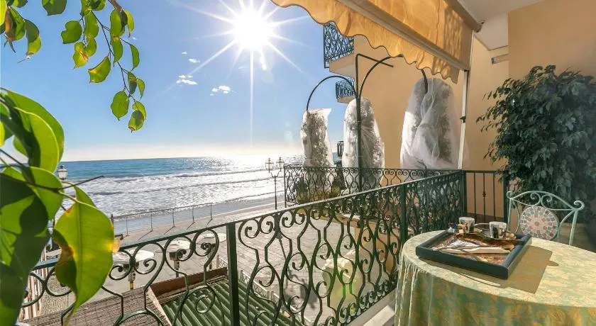B&B Da Giueli Rooms On The Seafront - Image 1