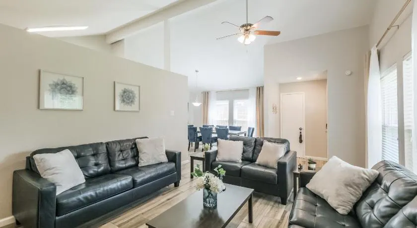 4 Bedroom Near Memorial And City Centre - Image 1