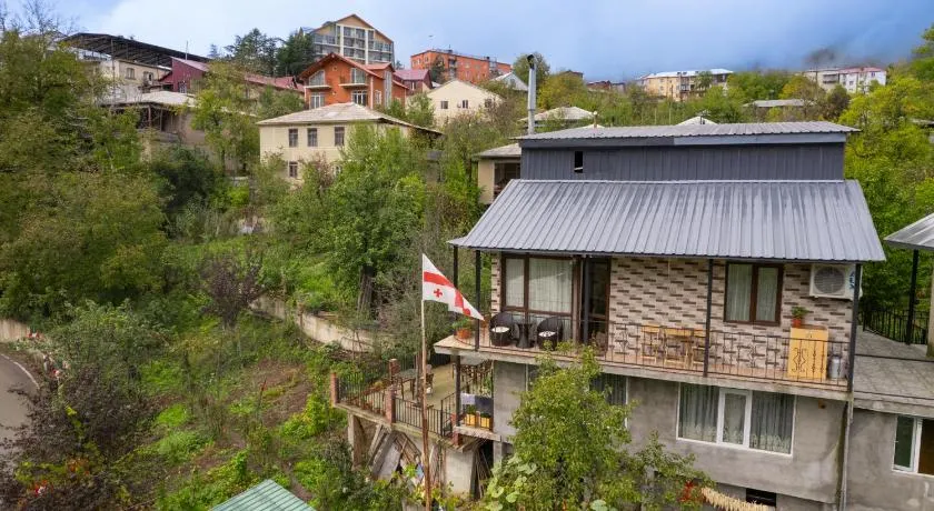 Guest House Sunrise - Image 1