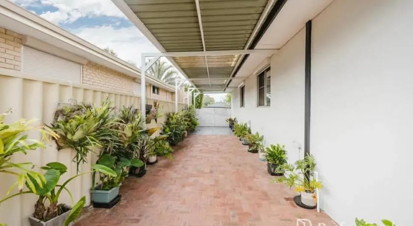 Swimming pool Mangaroo full house - Image 1