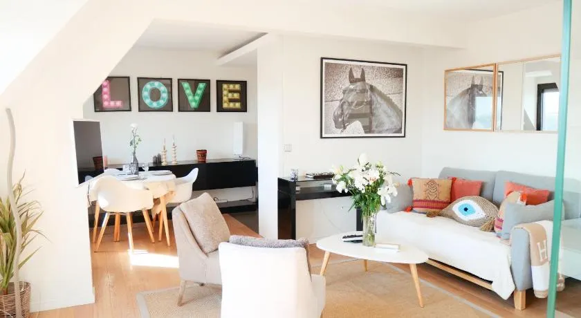 Duplex de charme avec balcon en plein centre de Deauville - Image 1