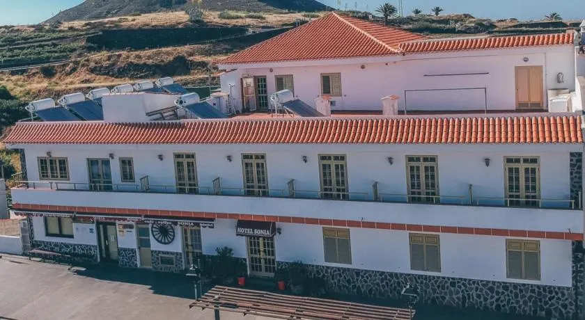 Hotel Sonia Chipude - Image 1