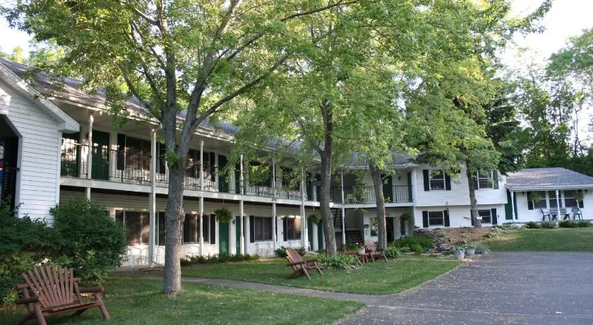 Parkside Inn - Image 1