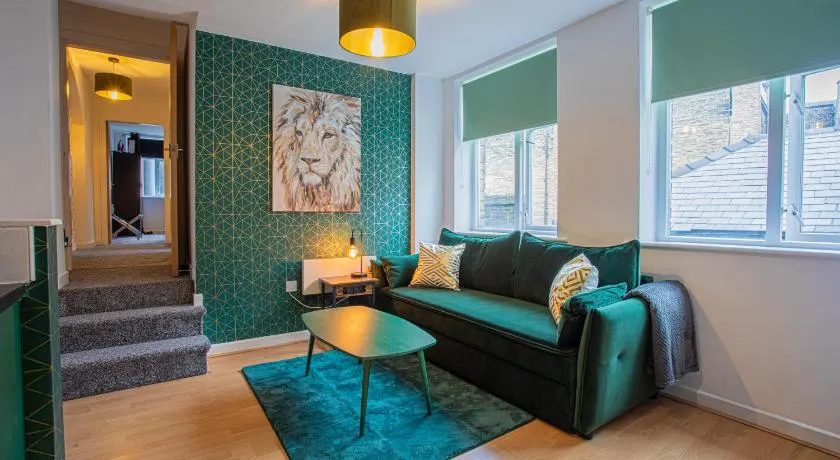 Crown Street Retreat - Image 1
