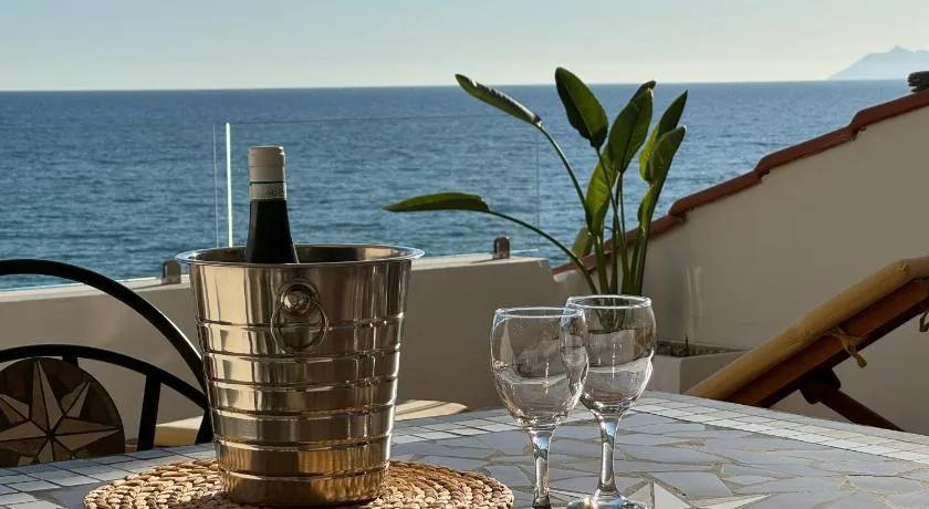 ATTICO Vista Mare - UN LETTO IDEALE - Image 1