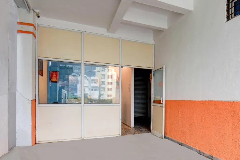 Collection O Hinjewadi Kirti Classic Gate - Image 1