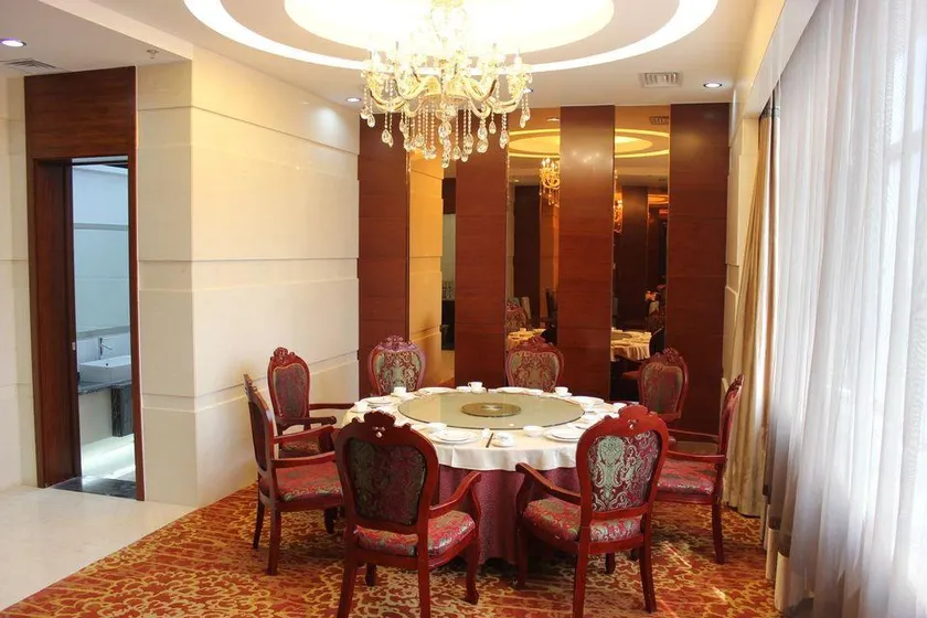 Heze Heping Hotel - Image 1