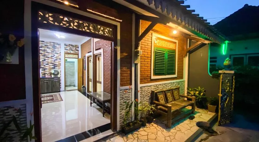 Omah Tukangan Homestay - Image 1