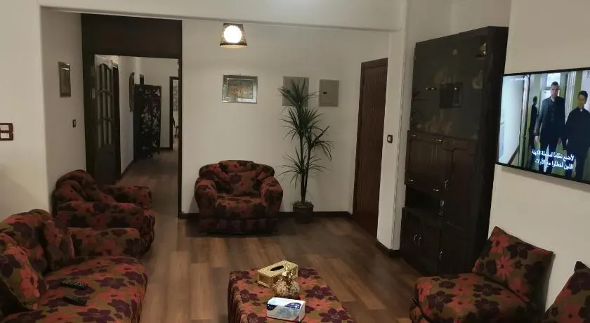 Luxo apartamento de três quartos em degla maadi - Image 1