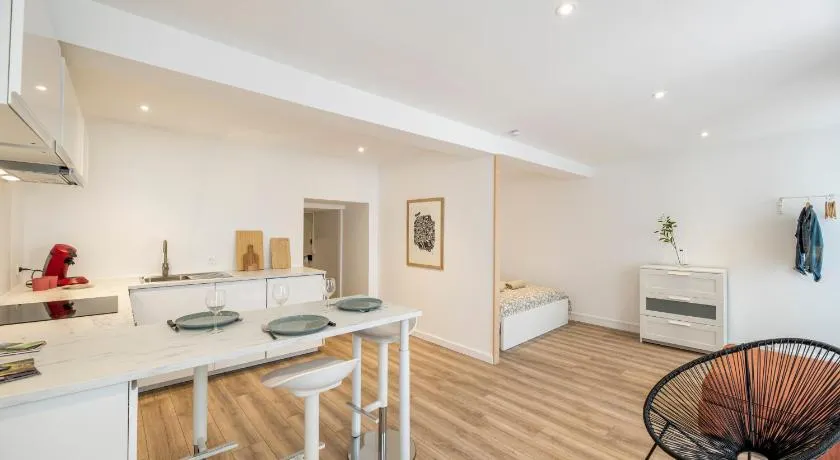 Wonderhost, Quartier du château, superbe appartement avec parking Aragon - Image 1