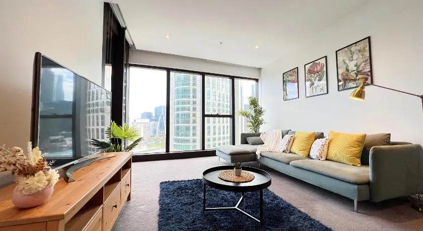 Astonishing Southbank Pearl Tower Residences near Crown Casino - Image 1