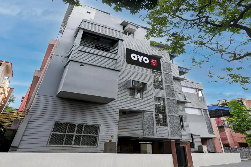 Hotel O City Of Joy - Image 1
