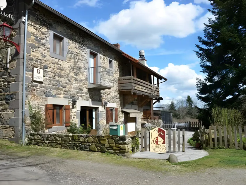 Logis Hôtel Auberge de la Hulotte - Image 1