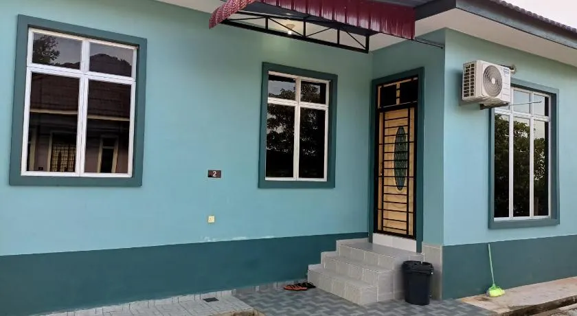 Ummi's Homestay Kuala Besut - Image 1